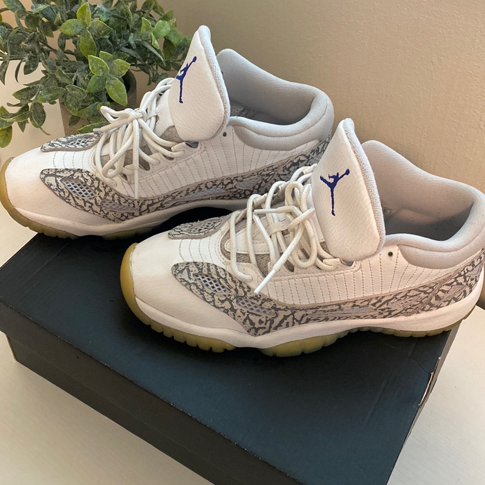 AIR JORDAN 12 RETRO LOW BG